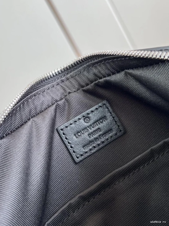 WIS MESSENGER LOUIS TRIO VUITTON 0915